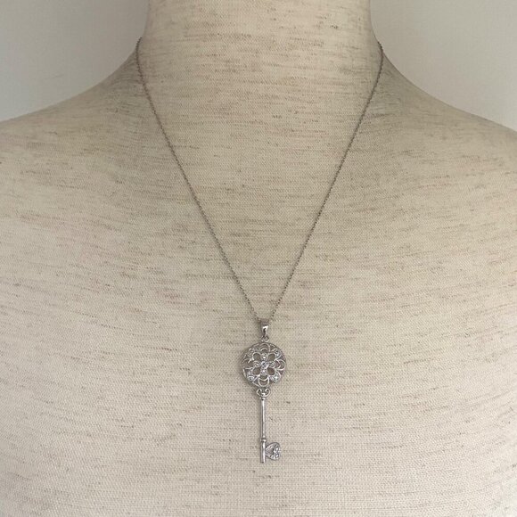 Sterling Silver 925 JCM Floral Filigree Diamond Heart Key Pendant Necklace 18" - Picture 2 of 16